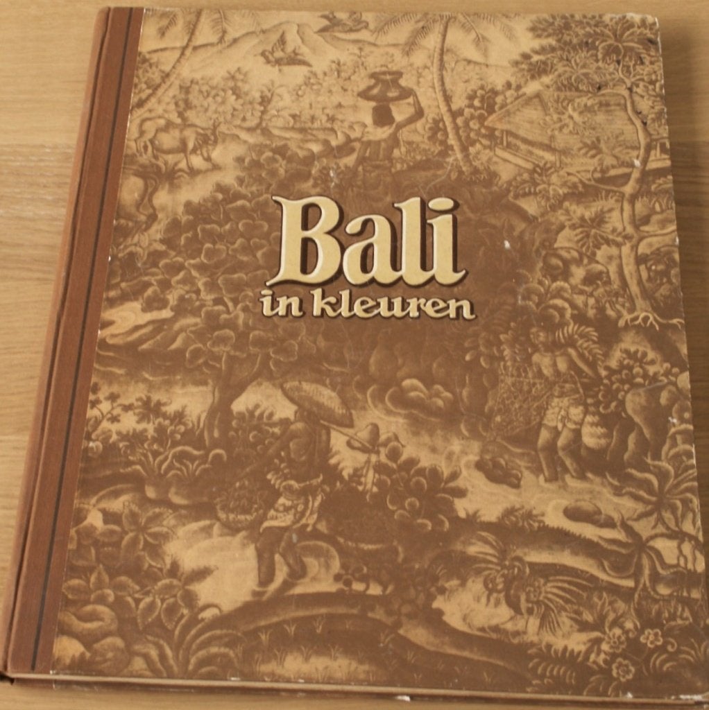 Bali in kleuren Piet Bakker uitgave Douwe Egberts 1951, Ophalen of Verzenden