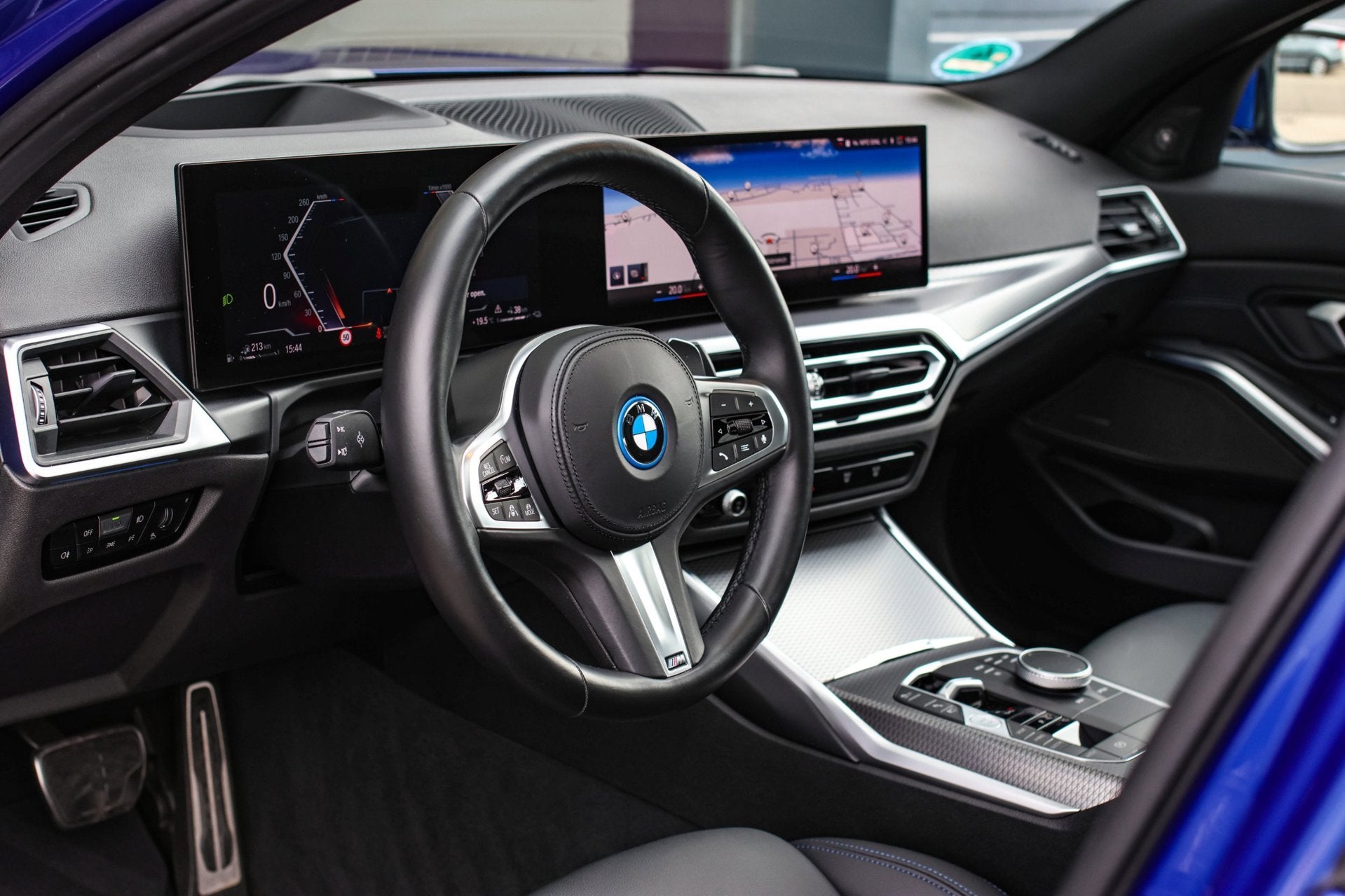 BMW 3-serie 330e xDrive M-Sport Pro *Pano*H/K*Camera*Head-Up, Auto's, 1800 kg, Gebruikt, 4 cilinders, Blauw