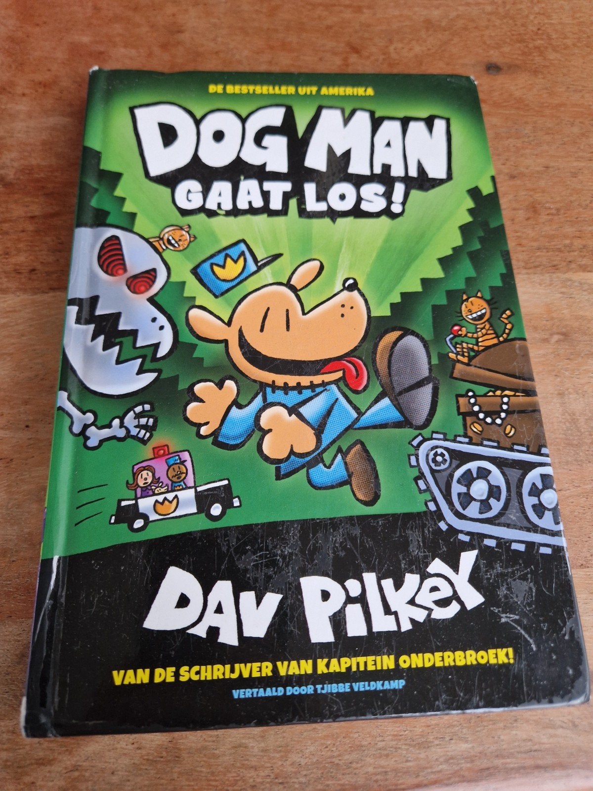 Dog Man Gaat Los! - Harde kaft, 1x gelezen, Boeken, Ophalen of Verzenden, Zo goed als nieuw, Dav Pilkey, Fictie