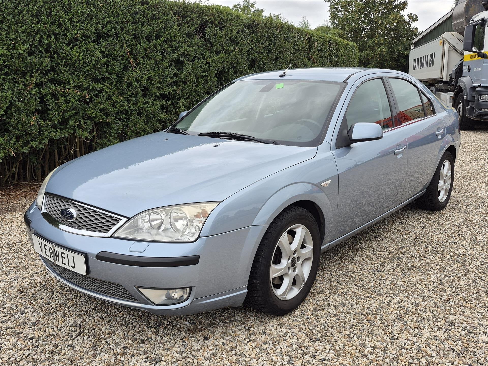 FORD Mondeo 1.8 16V HB Platinum | Clima | Stoelverwarming |, Auto's, Ford, 13 km/l, 125 pk, Gebruikt, 4 cilinders