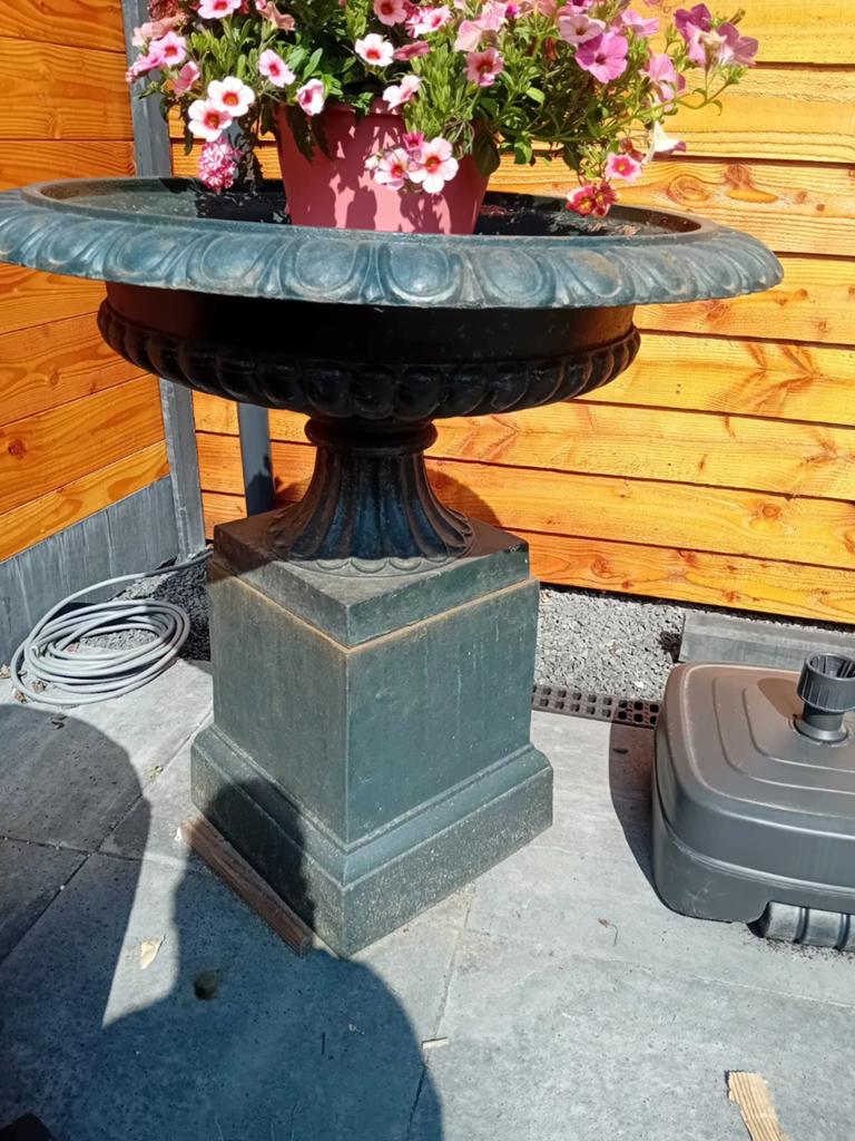 Gietijzeren bloempot op sokkel - 100cm hoog, Tuin en Terras, Ophalen