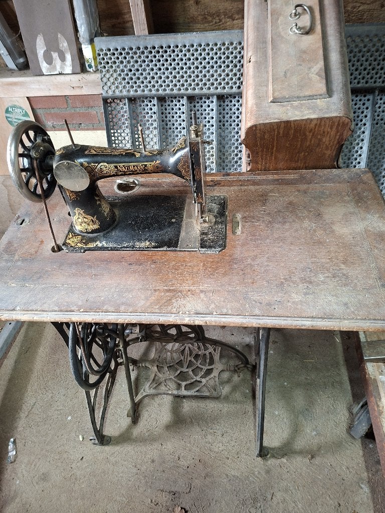 oude naaimachine, Antiek en Kunst, Ophalen
