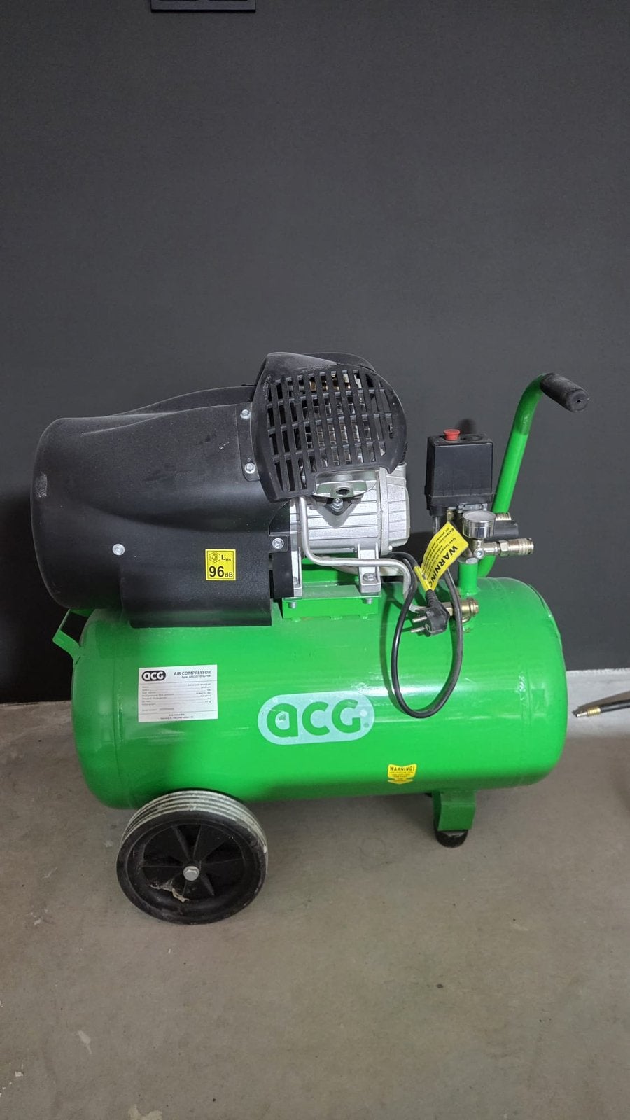 Compressor, 25 tot 100 liter, Ophalen, Zo goed als nieuw, 200 tot 400 liter/min