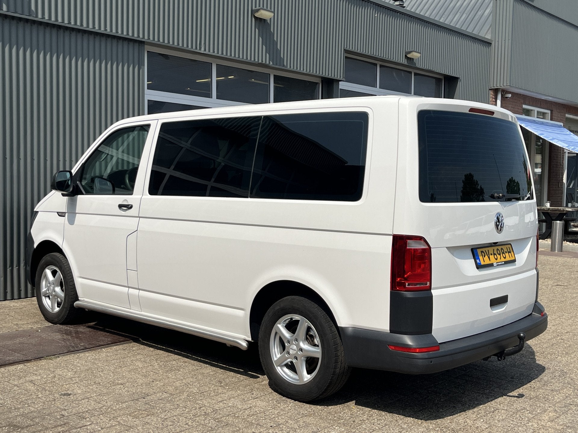 Volkswagen Transporter Kombi 2.0 TDI 150 PK DSG Automaat L1H, Stof, 150 pk, 255 €/maand, 2500 kg