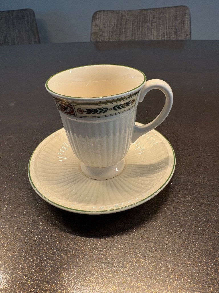 Wedgwood servies, Huis en Inrichting, Keuken | Servies, Ophalen, Klassiek, Zo goed als nieuw, Kop(pen) en/of Schotel(s)