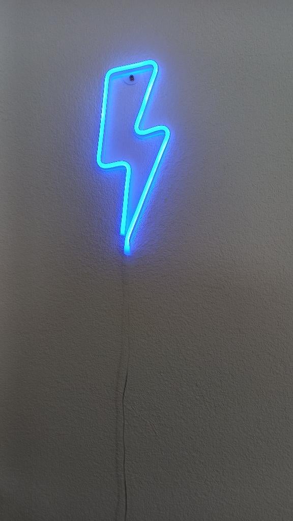 Neon bliksem blauw wandlamp, Huis en Inrichting, Lampen | Wandlampen, Ophalen, Zo goed als nieuw, Kunststof