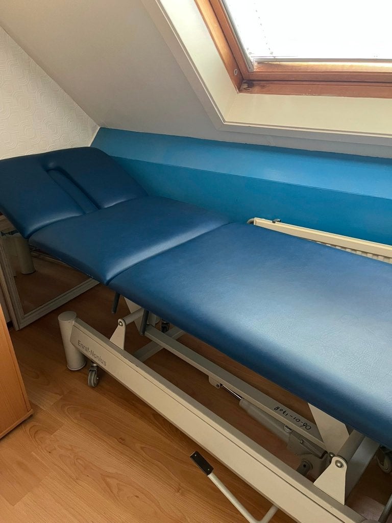 Hydrolische Enraf-Nonius behandelbank / massagetafel, Sport en Fitness, Massageproducten, Ophalen, Gebruikt, Massagetafel