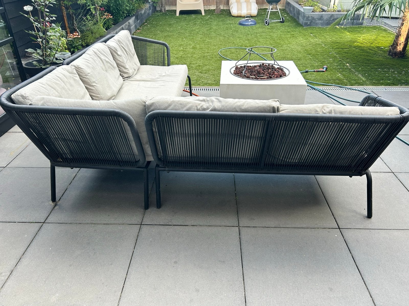 Loungebank 220x220 - Kussens drogen goed, Tuin en Terras, Ophalen, Overige materialen, Gebruikt, Meer dan 8 zitplaatsen