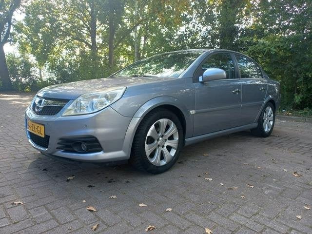 Opel Vectra 1.8-16V Executive airco cruis leder sp velgen, Auto's, Voorwielaandrijving, Gebruikt, 1295 kg, 4 cilinders