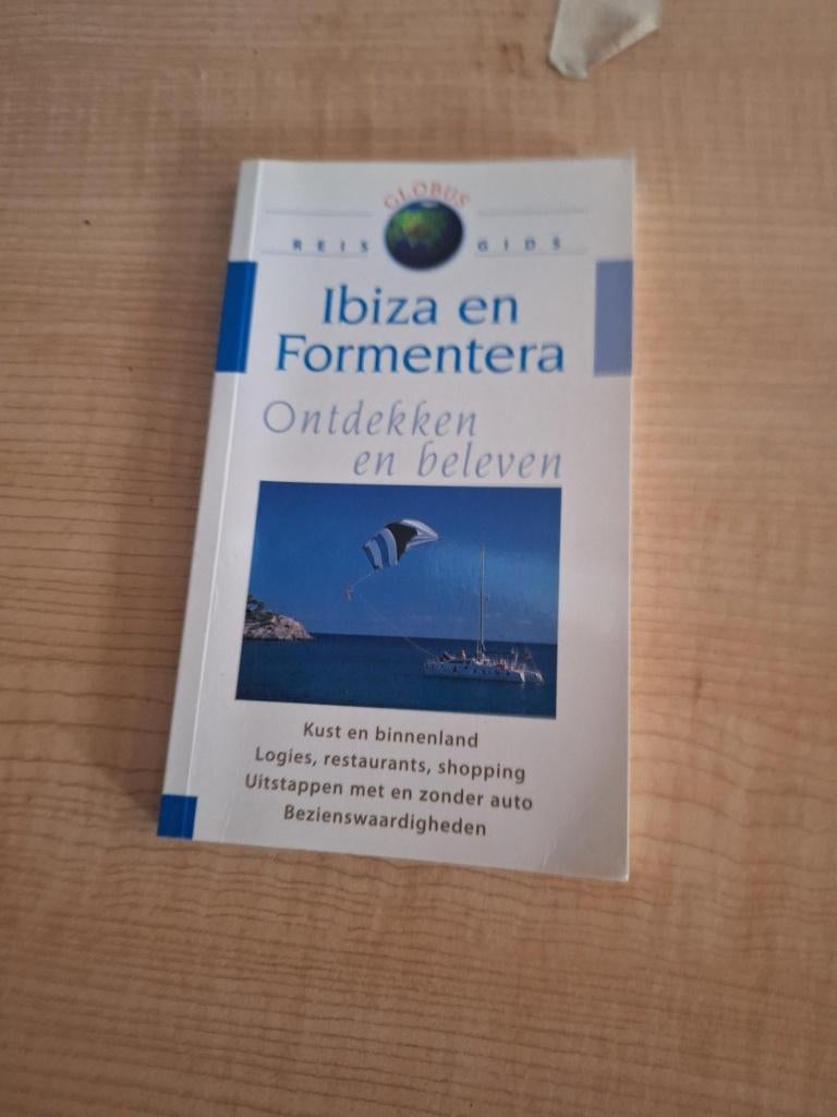 reisgids ibiza en formentera - globus-, Overige merken, Europa, Ophalen of Verzenden, Zo goed als nieuw
