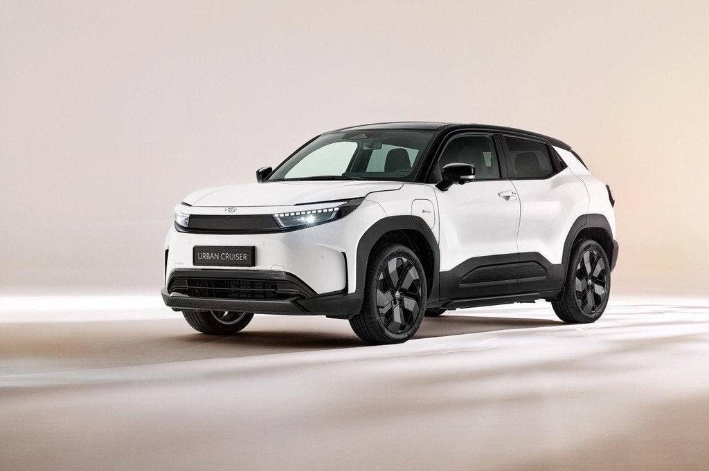Toyota Urban Cruiser Active 49 kWh €30.995,- RIJKLAAR! Nu, Auto's, Toyota, Stof, 1675 kg, Nieuw, Parkeersensor