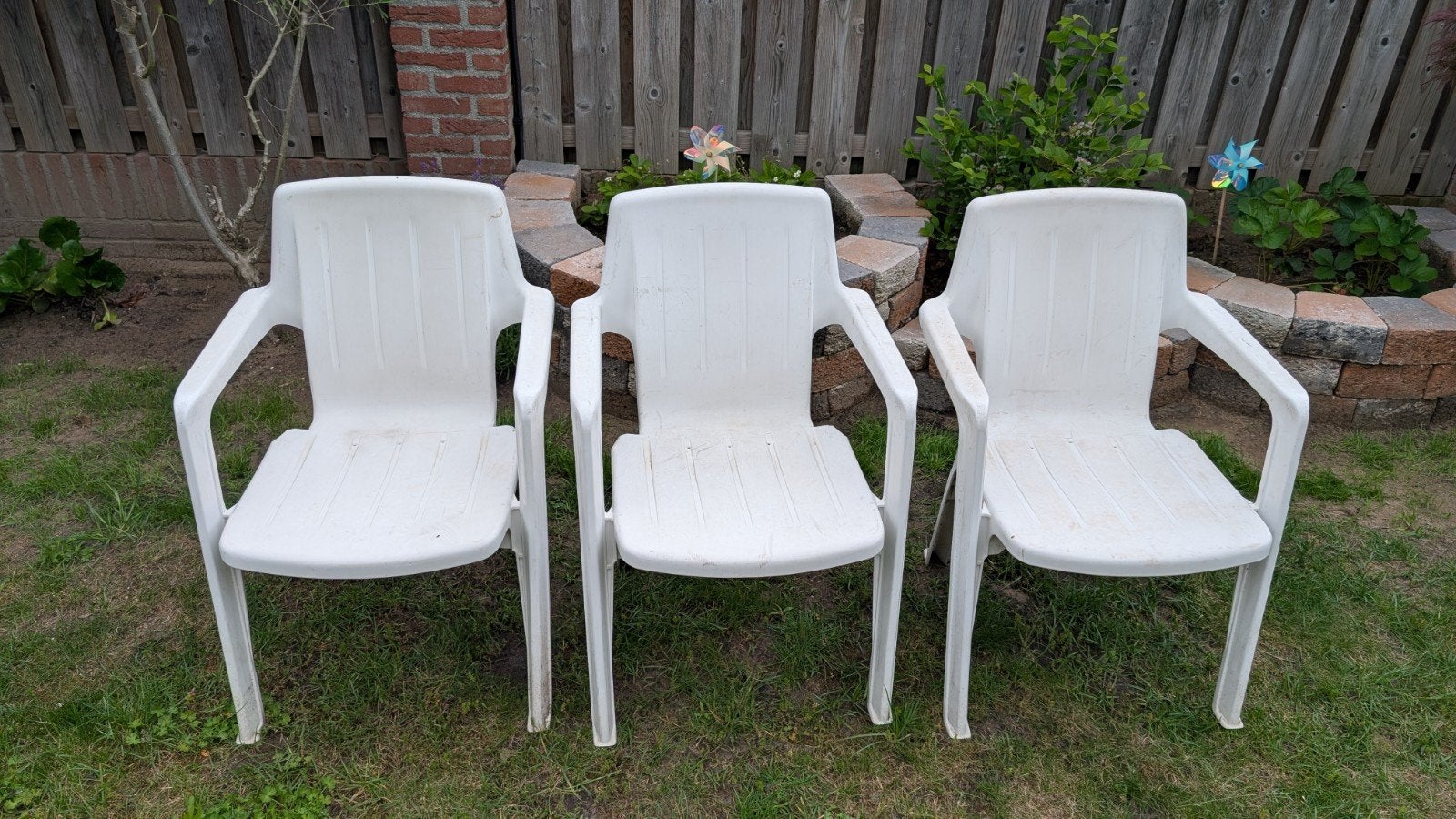 Gratis stapelbare tuinstoelen, Ophalen, Gebruikt, Kunststof, Stapelbaar