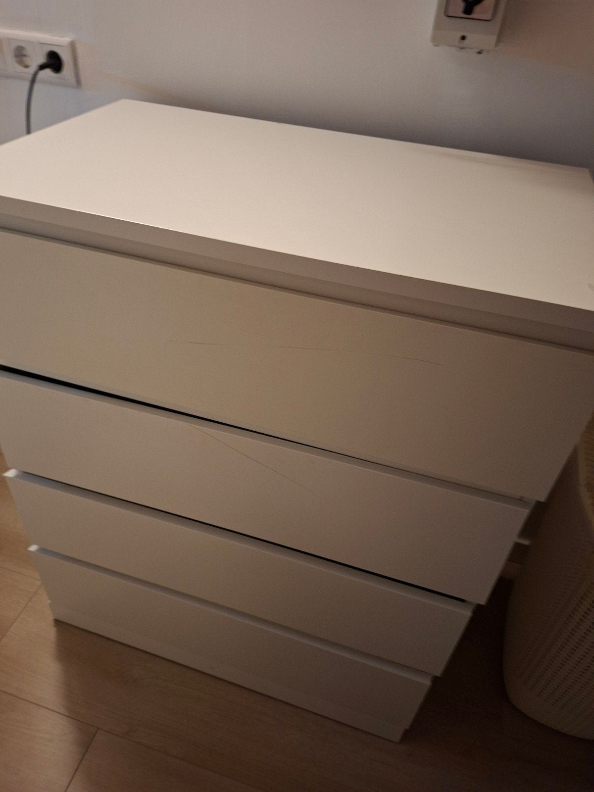 Witte ladekast met 4 laden - Gebruikt, Gebruikt, 100 tot 150 cm, Modern, Functioneel, 3 of 4 laden