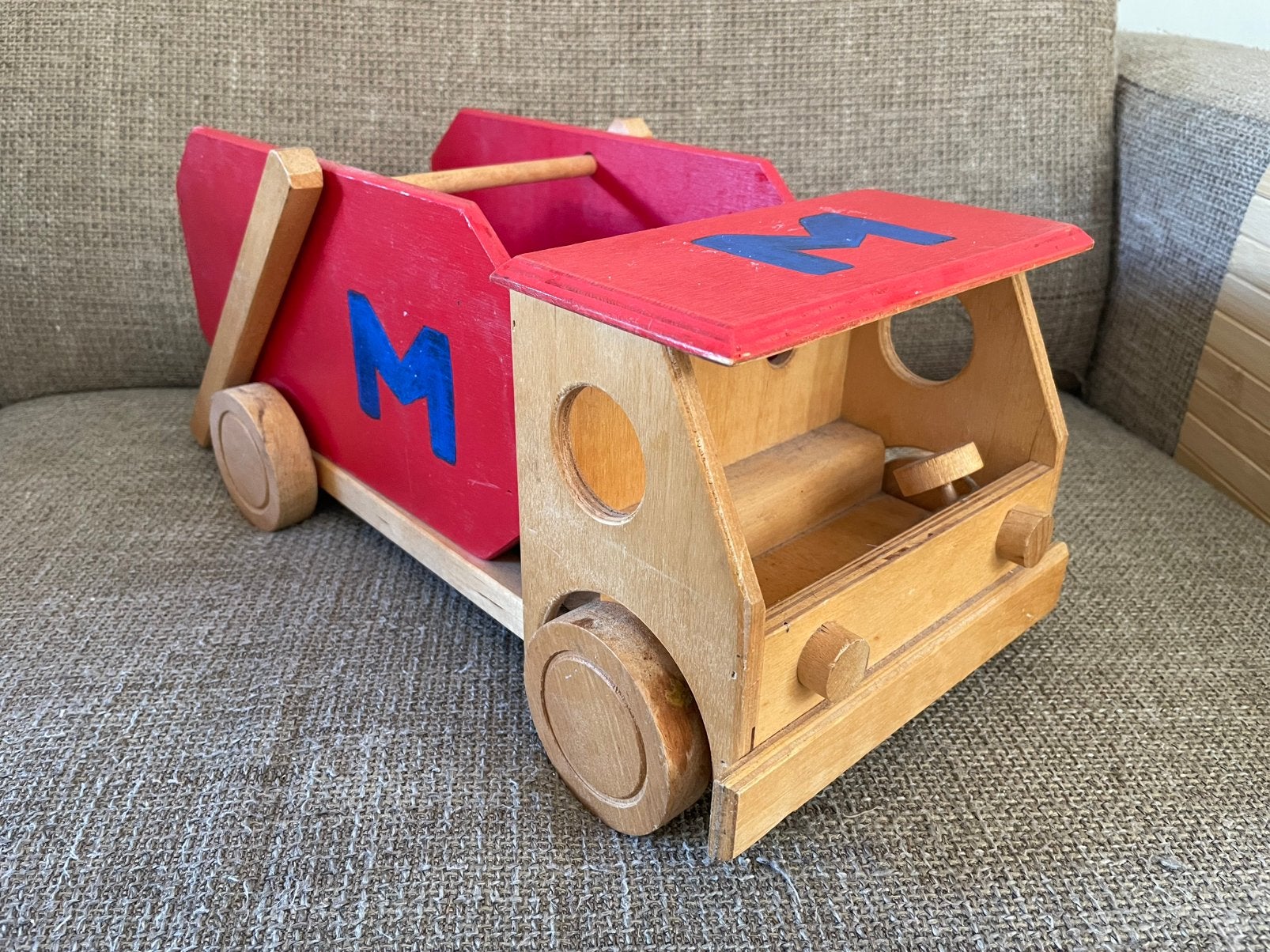 Vintage houten kiepauto, Ophalen, Gebruikt, Rij- of Hobbelspeelgoed