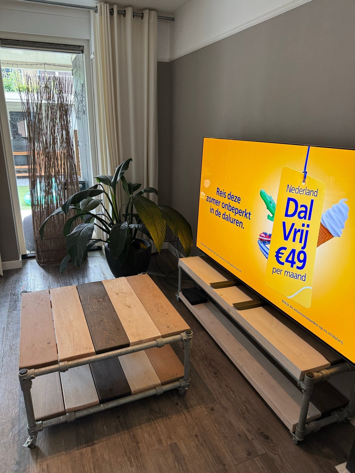 Industriële salontafel en tv-meubel van steigerbuis, Ophalen, Gebruikt, 100 tot 150 cm, 150 tot 200 cm