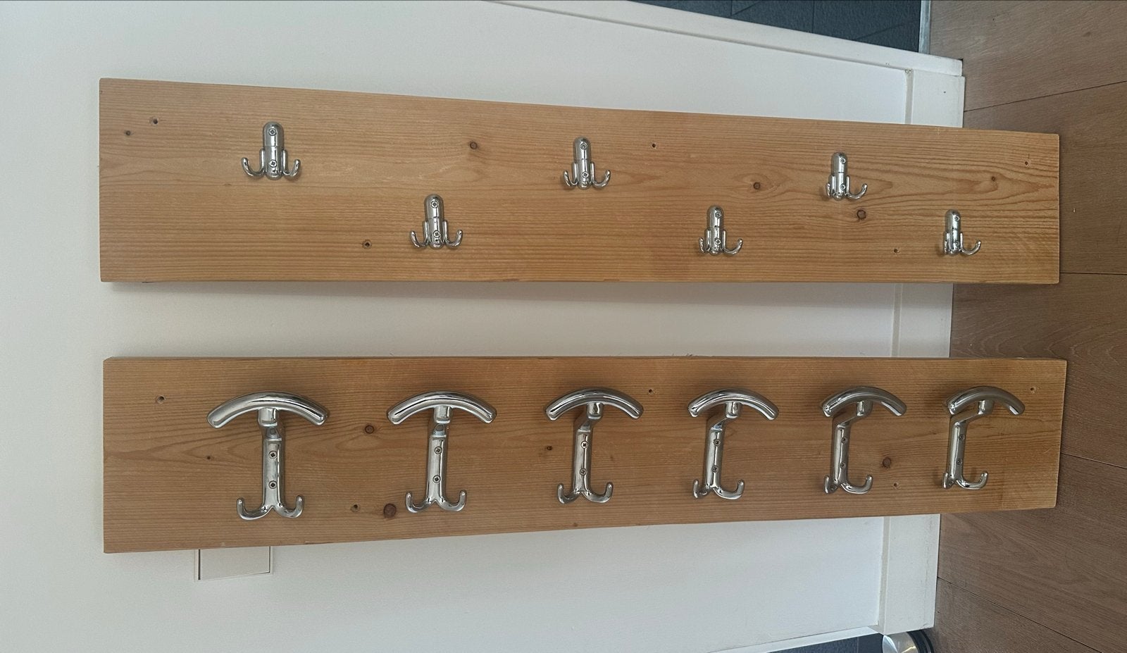 Houten wandkapstokken met metalen haken (2 stuks), Gebruikt, 100 tot 150 cm, Hout, Ophalen