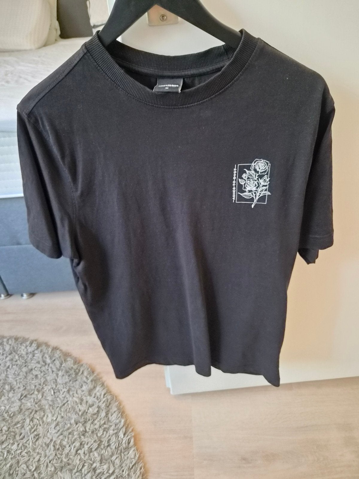 Zwart T-shirt met rozenprint - Ashes to Dust, Maat M, Maat 48/50 (M), Zwart, Ashes to dust, Ophalen of Verzenden