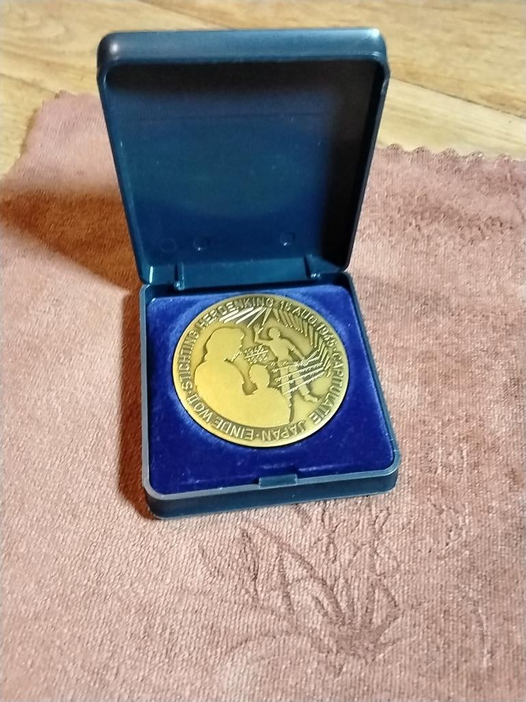 Herdenkingspenning 1945-1995, Postzegels en Munten, Penningen en Medailles, Brons, Ophalen of Verzenden