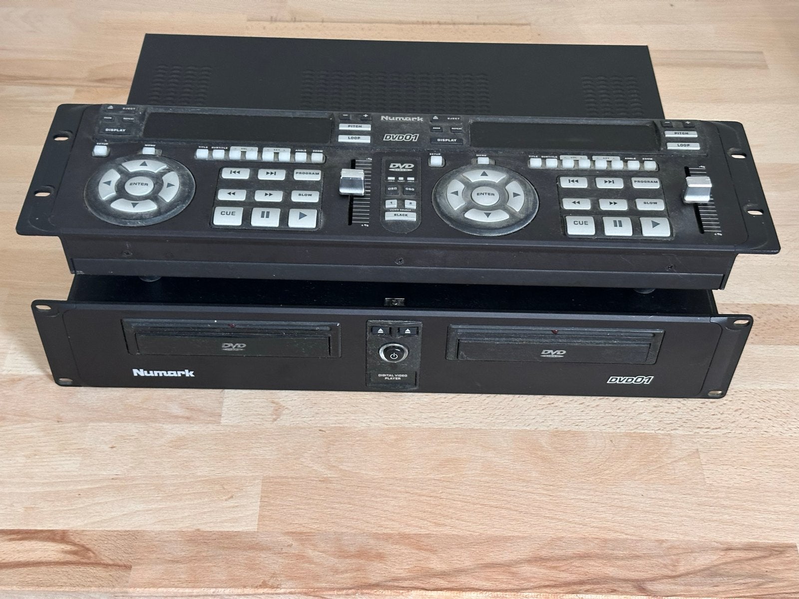 Numark DVD01 Dual DVD/CD DJ-speler met controller en kabels, Ophalen of Verzenden, Gebruikt, Dj-set, Numark