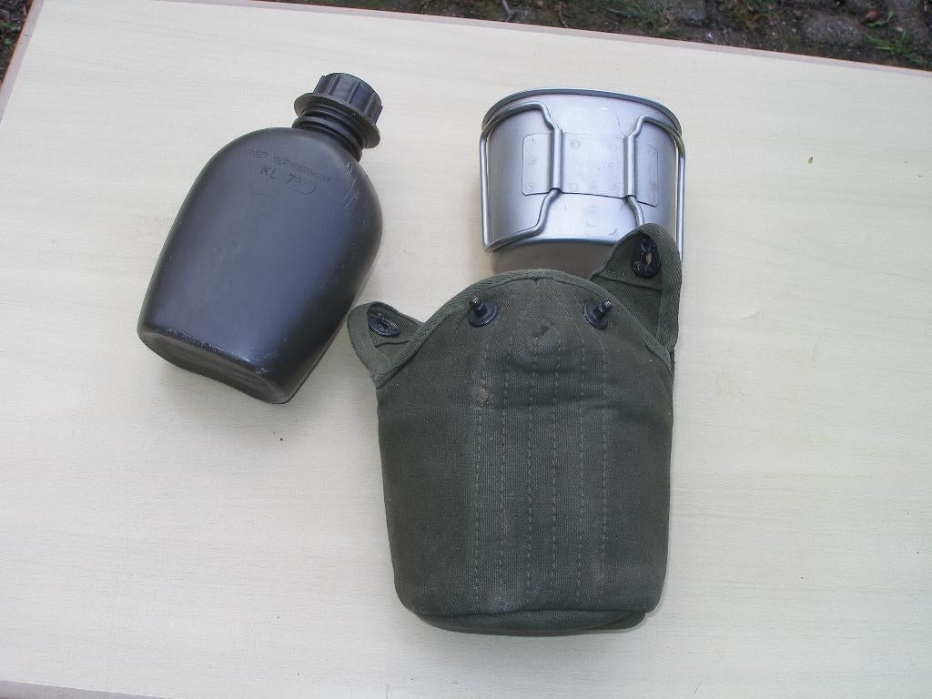 Veldfles, hoes en beker, Ophalen of Verzenden, Landmacht, Nederland, Overige typen