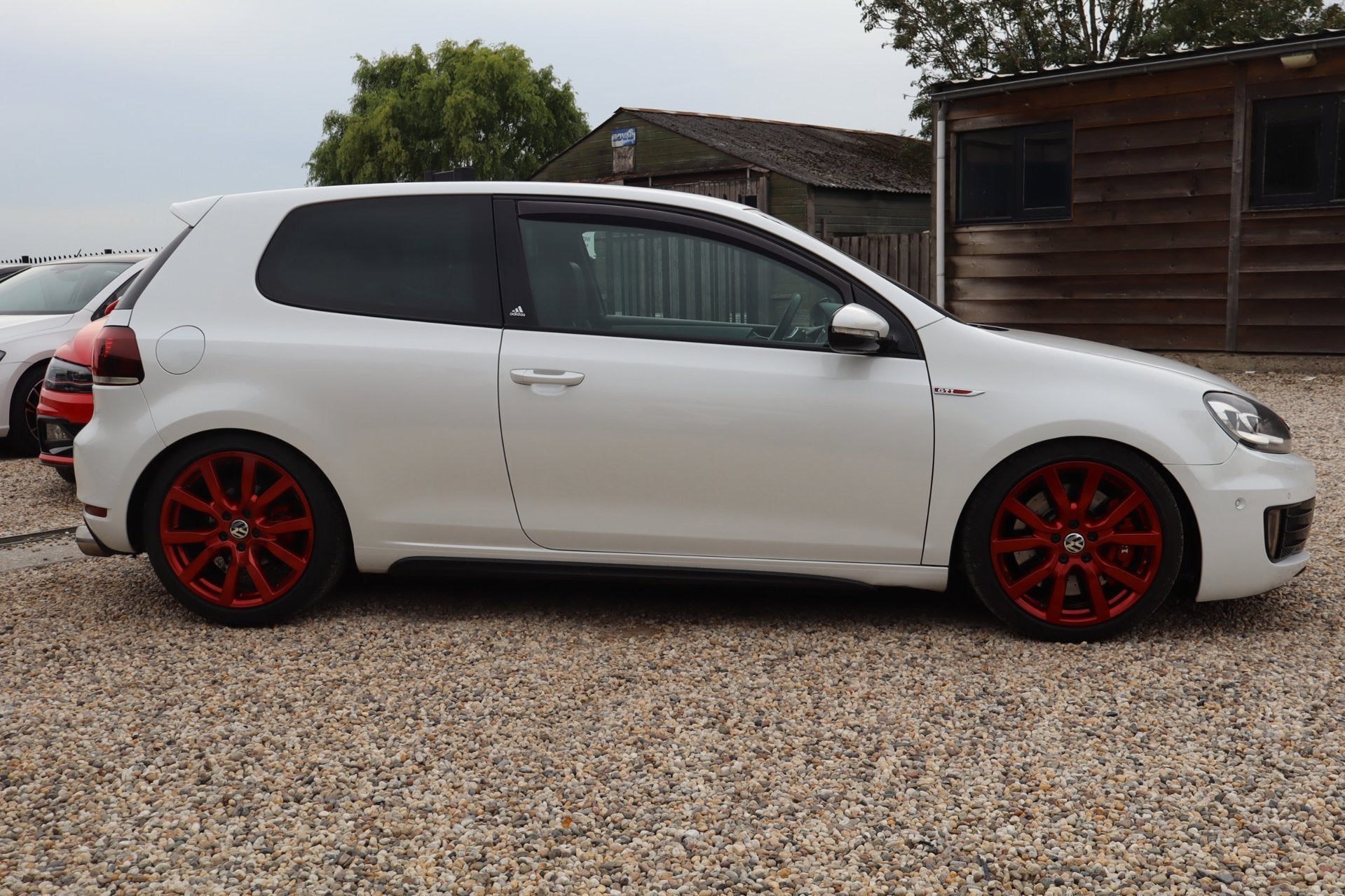 Volkswagen Golf 2.0 GTI ADIDAS EDITION GETUNED JD ENGENEERIN, Auto's, Keurmerk '100% Onderhouden', Gebruikt, Wit, 14 km/l