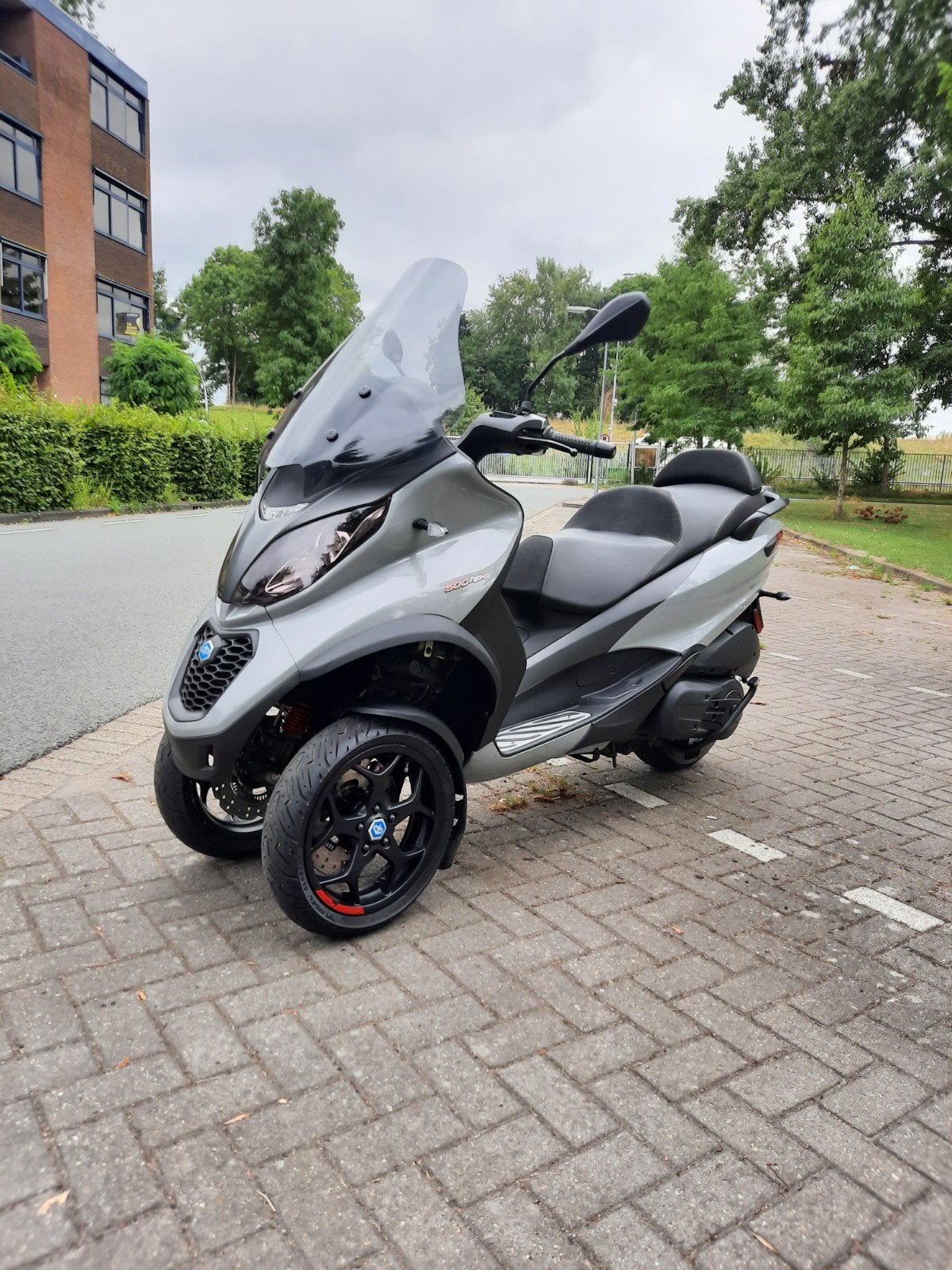 Piaggio mp3 500 sport, Motoren, Motoren | Piaggio, Particulier, Scooter, 1 cilinder, ABS, Handvatverwarming, LED Verlichting, Sportuitlaat