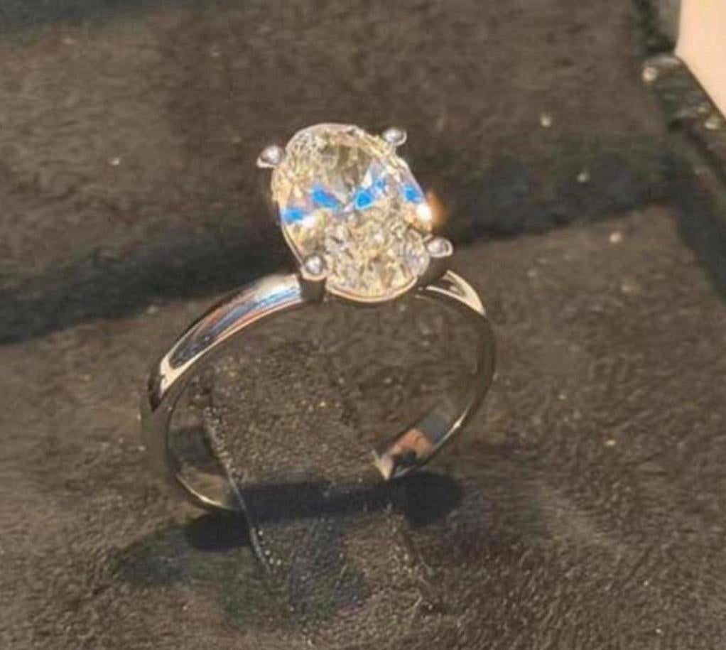 Witgouden ring met ovale VS1 diamant van 2.37 caraat, nieuw!, Wit, Nieuw, Ophalen of Verzenden, 17 tot 18