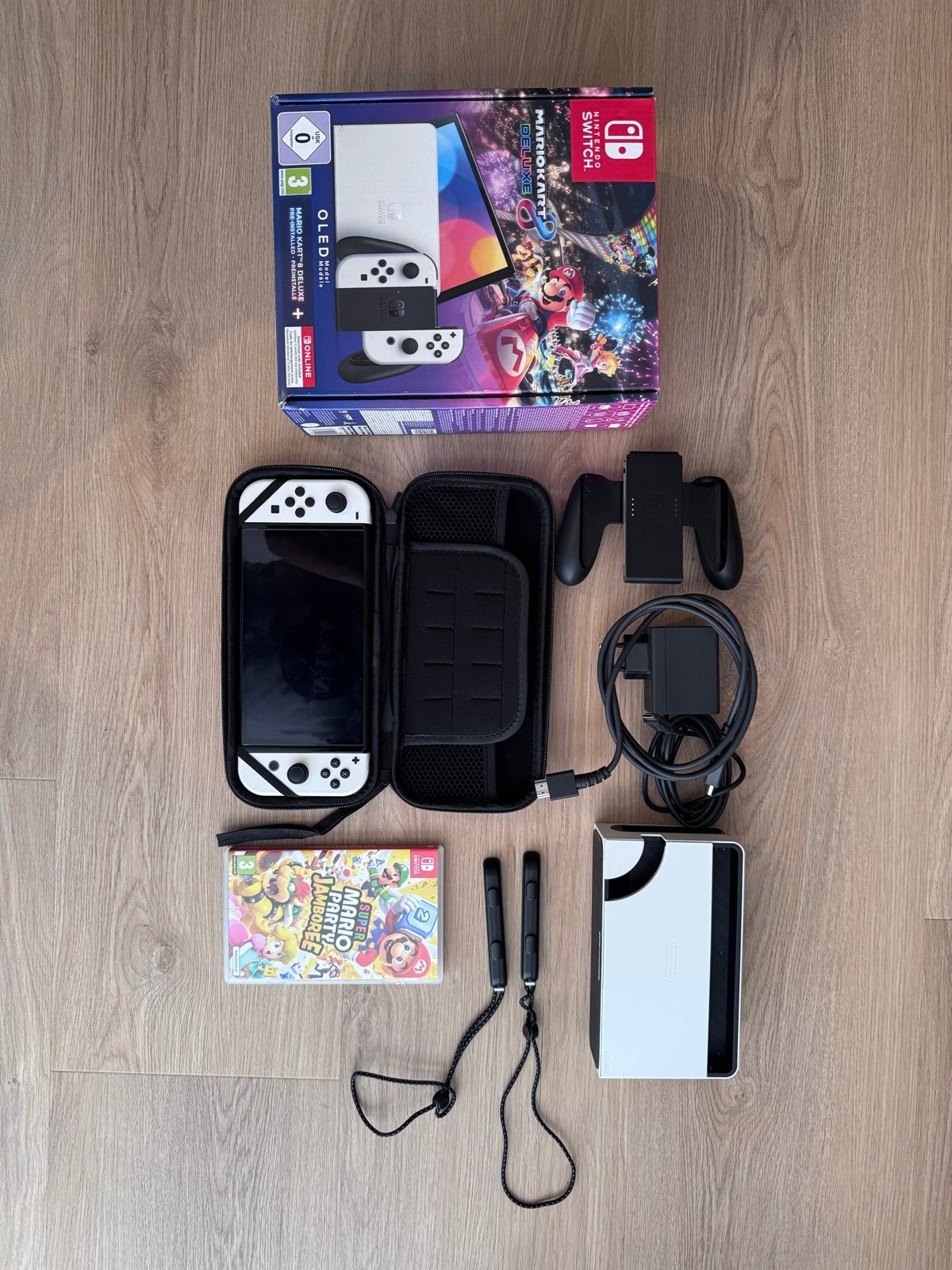 Nintendo Switch OLED met Super Mario Party, Spelcomputers en Games, Spelcomputers | Nintendo Switch, Zo goed als nieuw, Switch OLED