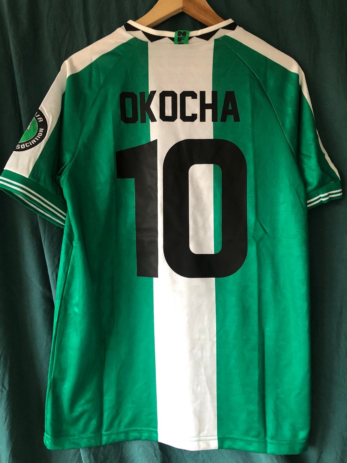 Okocha Nigeria retro voetbalshirt maat M, Verzamelen, Sportartikelen en Voetbal, Ophalen of Verzenden, Buitenlandse clubs, Shirt