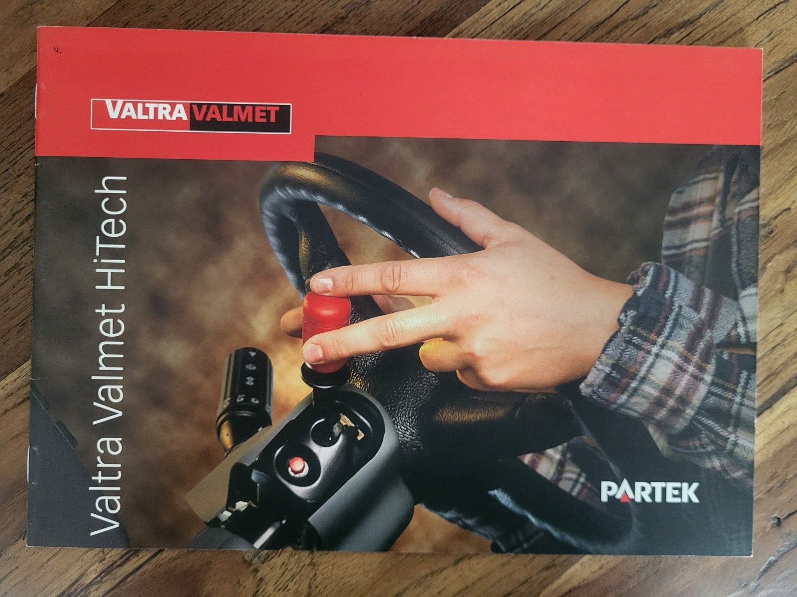 tractor folder Valtra Valmet Hitech, Ophalen of Verzenden, Zo goed als nieuw