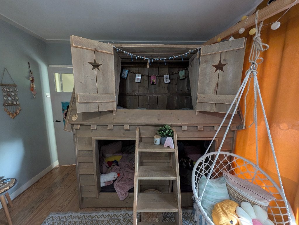 Droomhuis kinderbed Saartje Prum, Ophalen of Verzenden, Zo goed als nieuw, Stapelbed