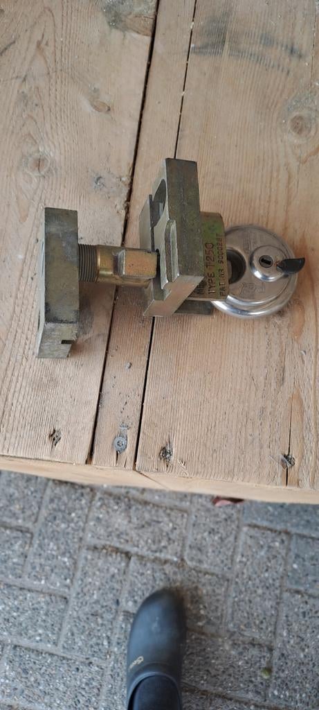 Dissel slot MEWAHO BV, Ophalen of Verzenden, Gebruikt