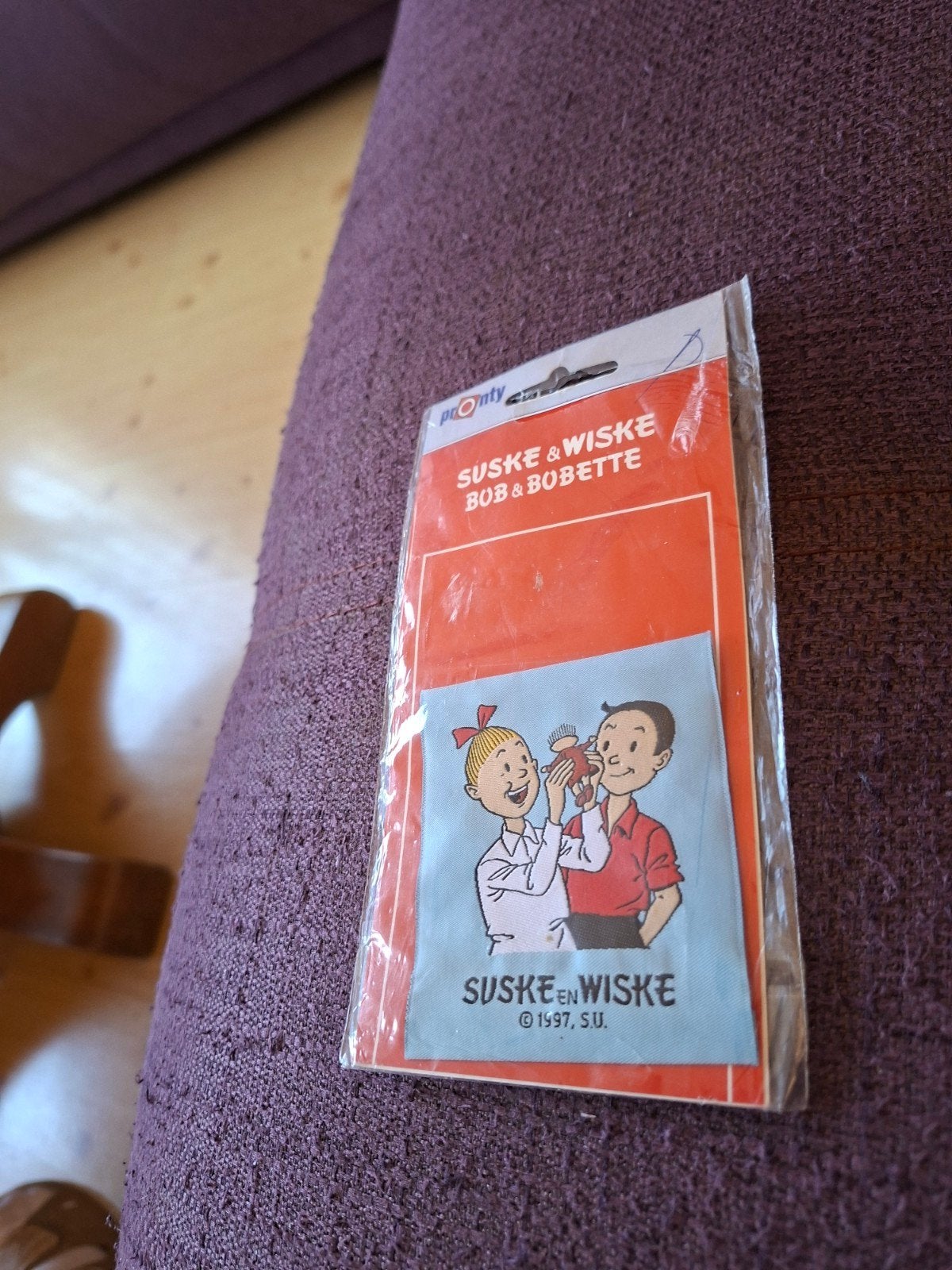 suske en wiske embleem nieuw, Ophalen of Verzenden, Zo goed als nieuw, Button of Speldje
