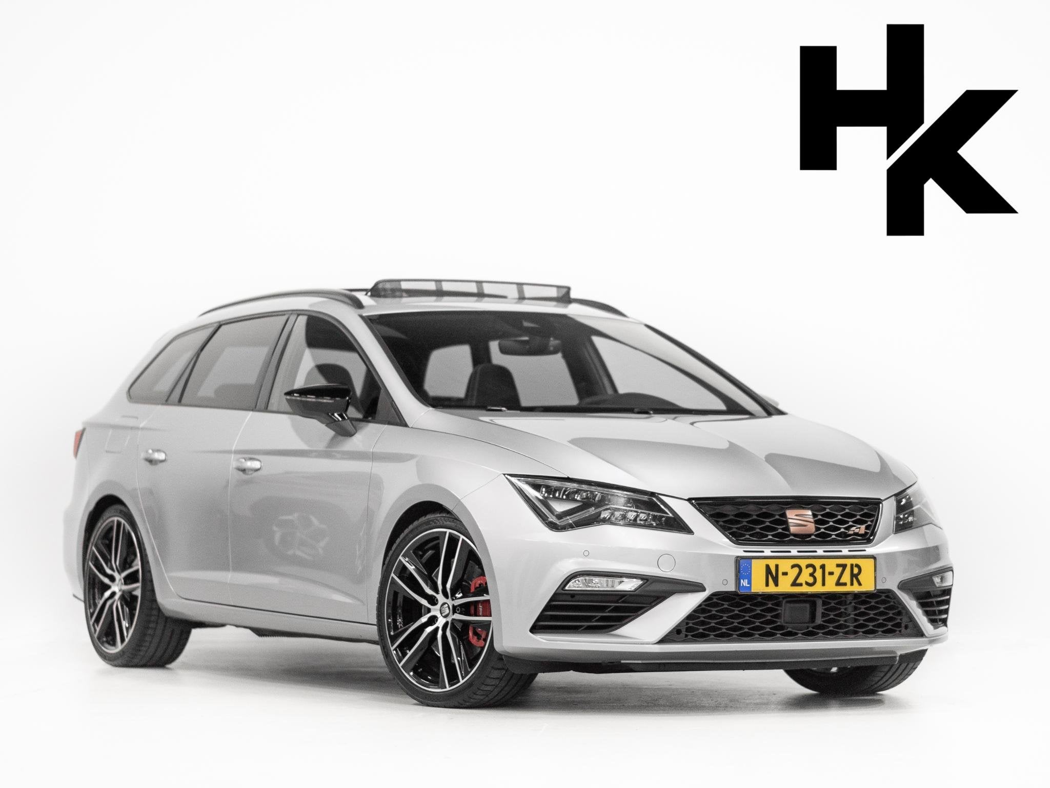 SEAT Leon ST 2.0 TSI CUPRA 300 4Drive Pano Schaal Virtual Ke, Auto's, Stof, Gebruikt, Euro 6, 4 cilinders