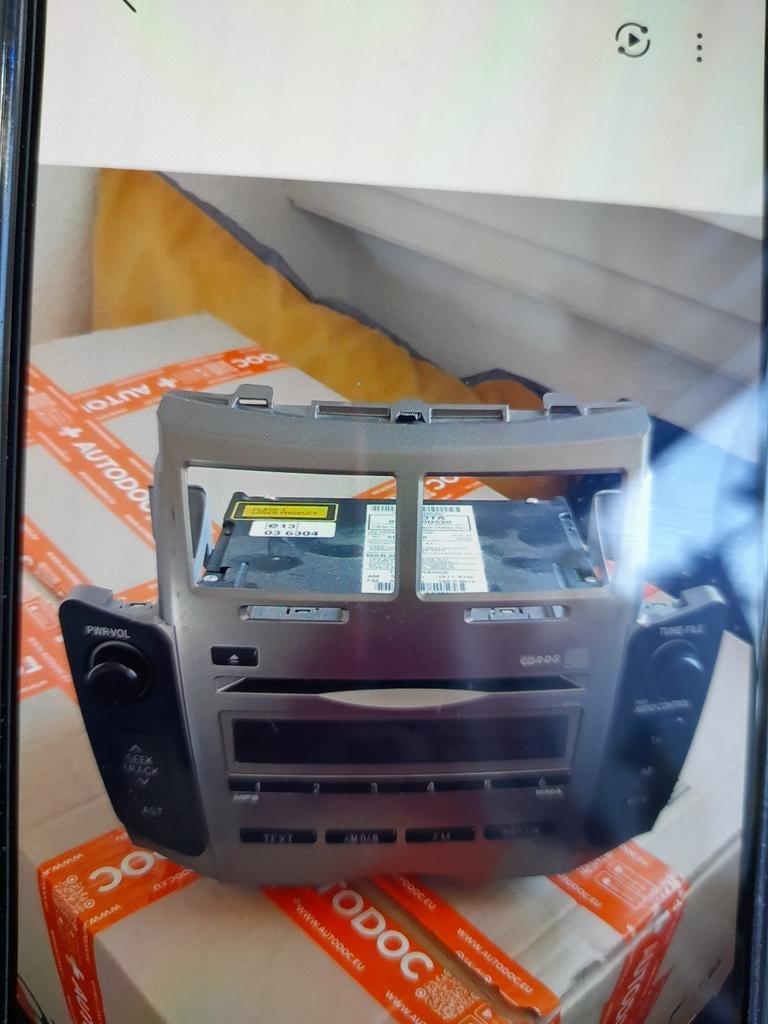 Te koop mooie radio plus cd speler van tayota yaris van 2010, Ophalen of Verzenden