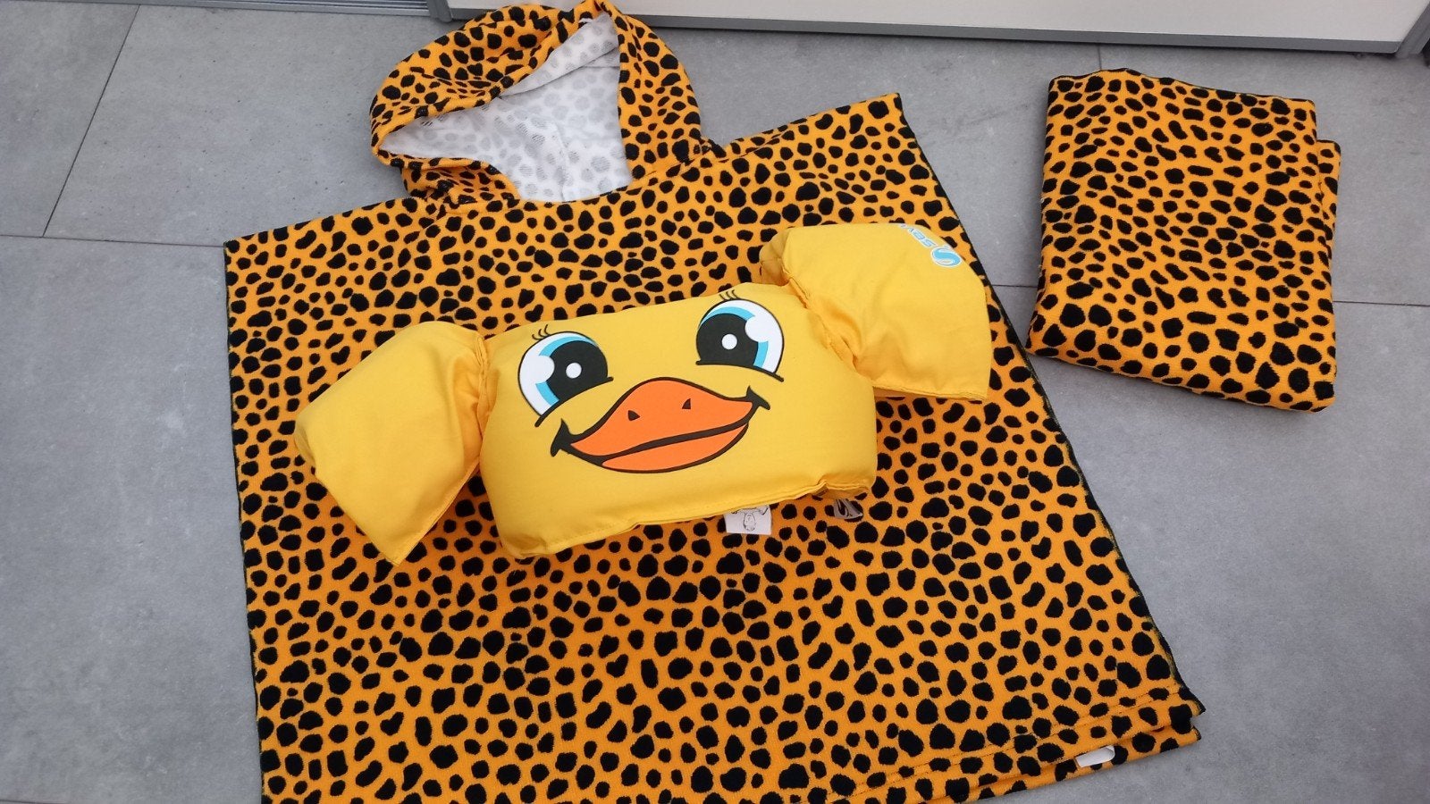 nieuwe puddle jumper met leuke badponcho en handdoek (5 dec), Jongen of Meisje, One size, Nieuw, Ophalen of Verzenden