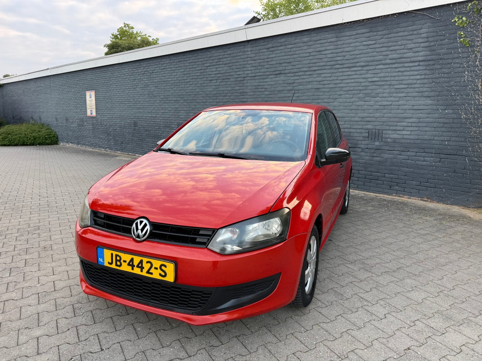 Volkswagen Polo 1.2 BENZINE NIEUWE APK AIRCO 5DEURS!, Auto's, Volkswagen, Voorwielaandrijving, 967 kg, 40 €/maand, Overige kleuren