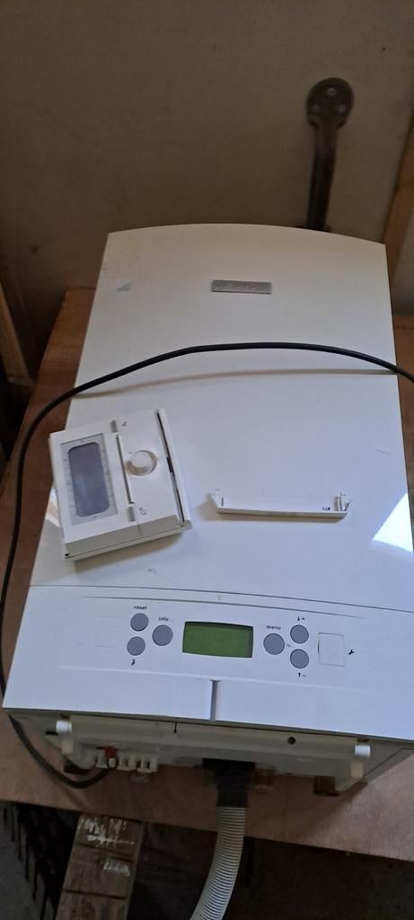 Bosch HR-combiketel met ionisatie storing (2010), Gebruikt, Hoog rendement (Hr), Cv-ketel of Combi-ketel, Minder dan 60 cm