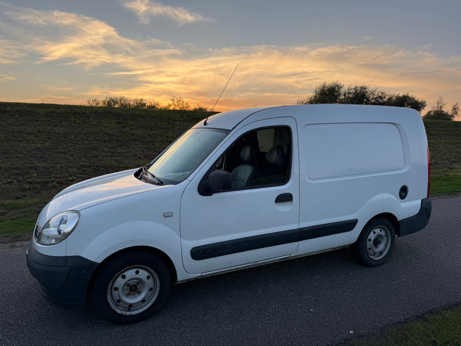 Renault 2008 Wit opknapper, Auto's, 13 km/l, Renault, 1219 kg, Bedrijf