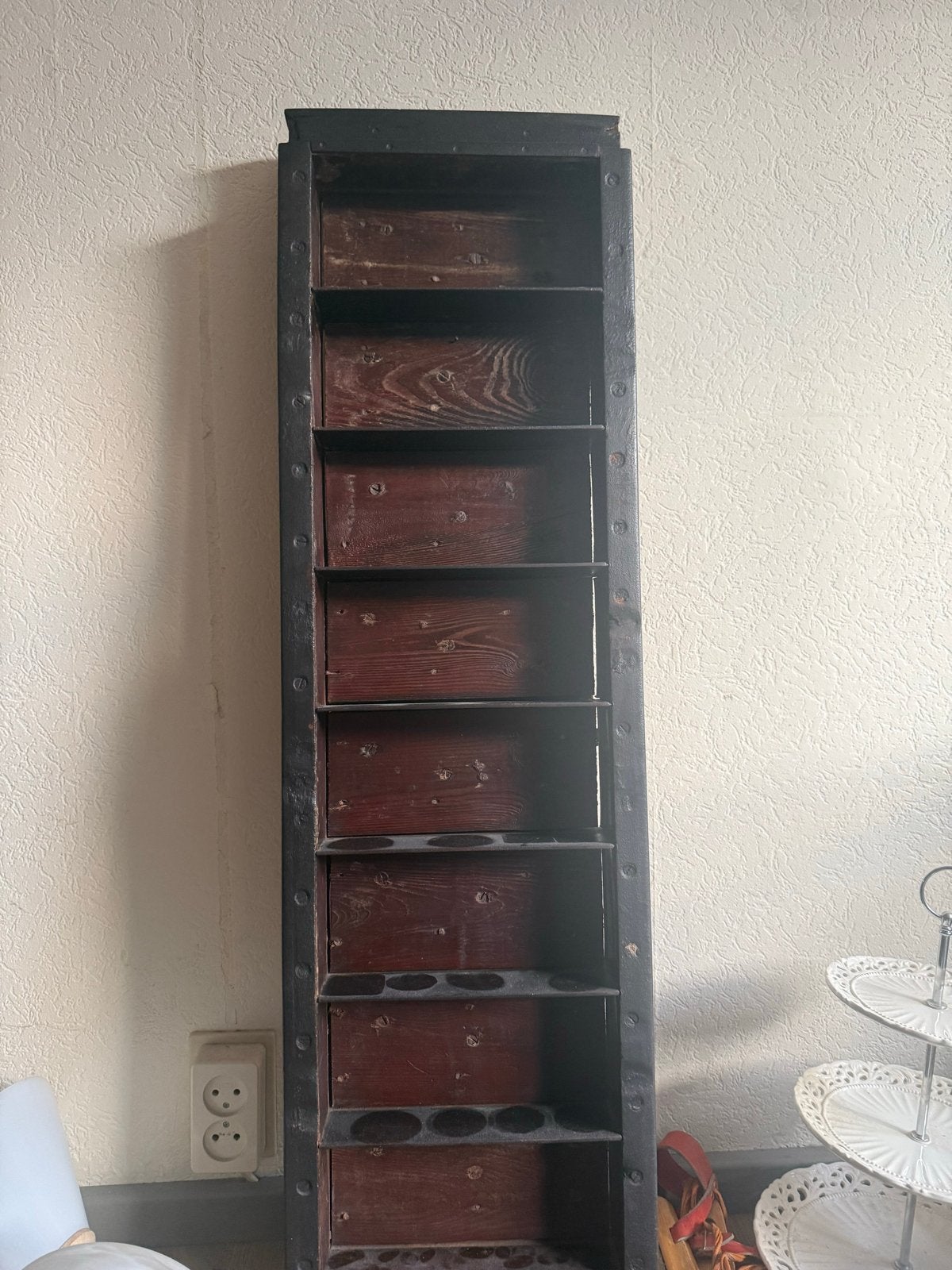 Vintage houten rek met metalen frame, Huis en Inrichting, Kasten | Boekenkasten, Ophalen, Met plank(en), Minder dan 50 cm, Gebruikt