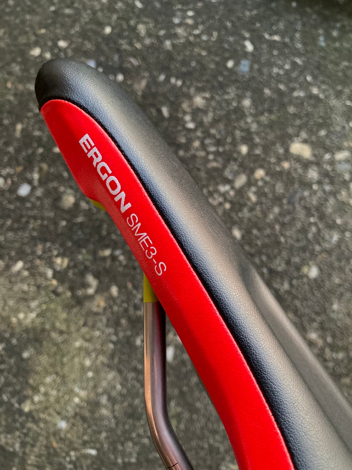 Nieuw Ergon sme3s tinox pro zadel Small, Fietsen en Brommers, Fietsonderdelen, Ophalen of Verzenden, Nieuw, Zadel