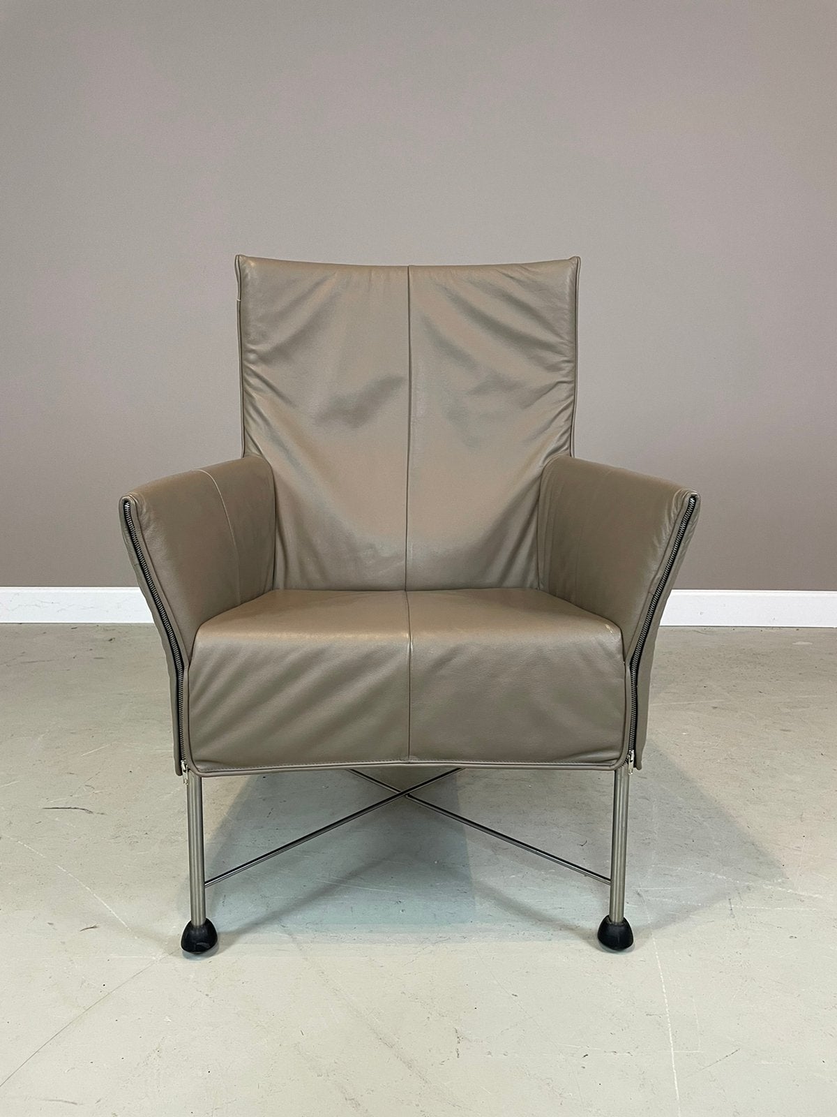 Montis Charly fauteuil Gerard van den Berg taupe IGS, Huis en Inrichting, Ophalen, Zo goed als nieuw, Leer