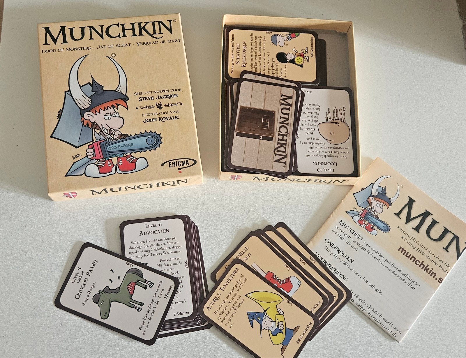 Munchkin Kaartspel - Dood de Monsters, Jat de Schat!, Drie of vier spelers, Ophalen of Verzenden, Gebruikt, Enigma
