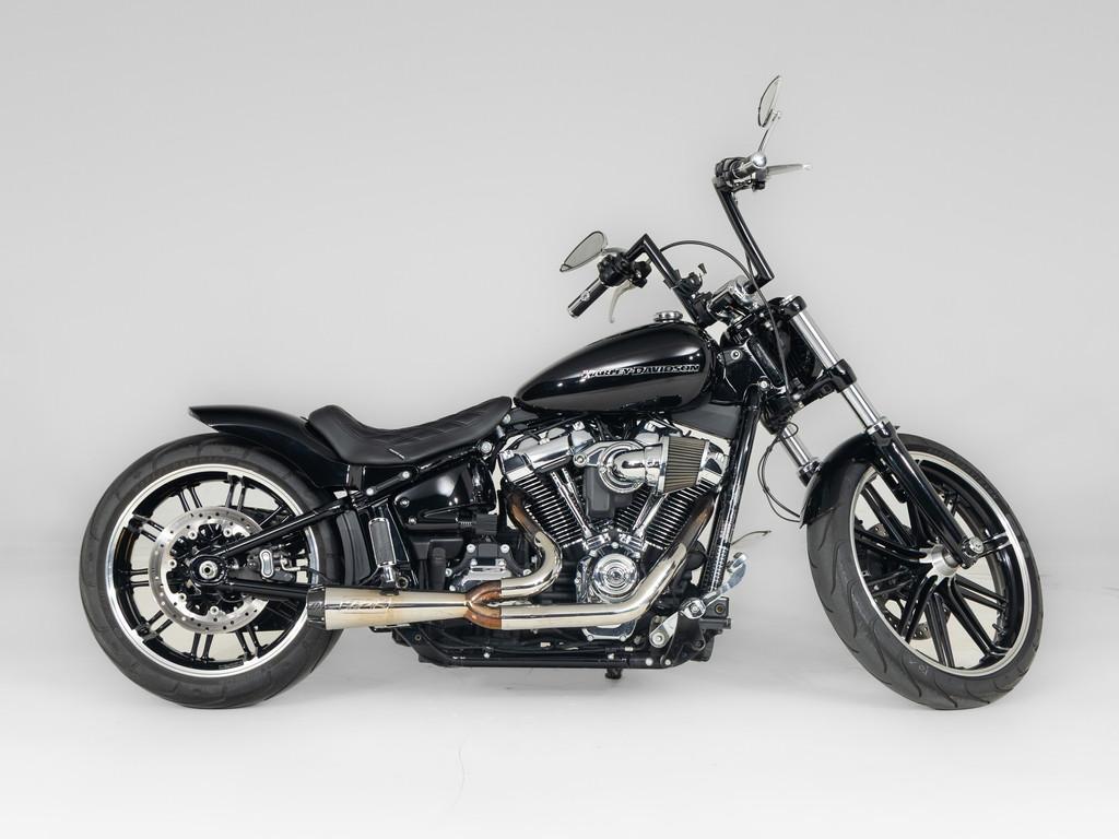 Harley-Davidson FXBR Breakout Softail Vivid Black (bj 2018), Motoren, Motoren | Harley-Davidson, 1746 cc, Bedrijf, Overig, Laan van Vredenoord 33
2289 DA  Rijswijk ZH, NL