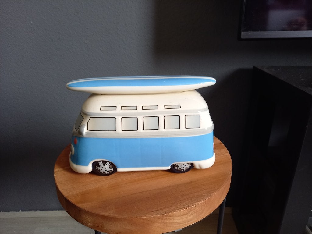 Foto 2 van Spaarpot Volkswagen Transporter Bus / Camper met Surfplank