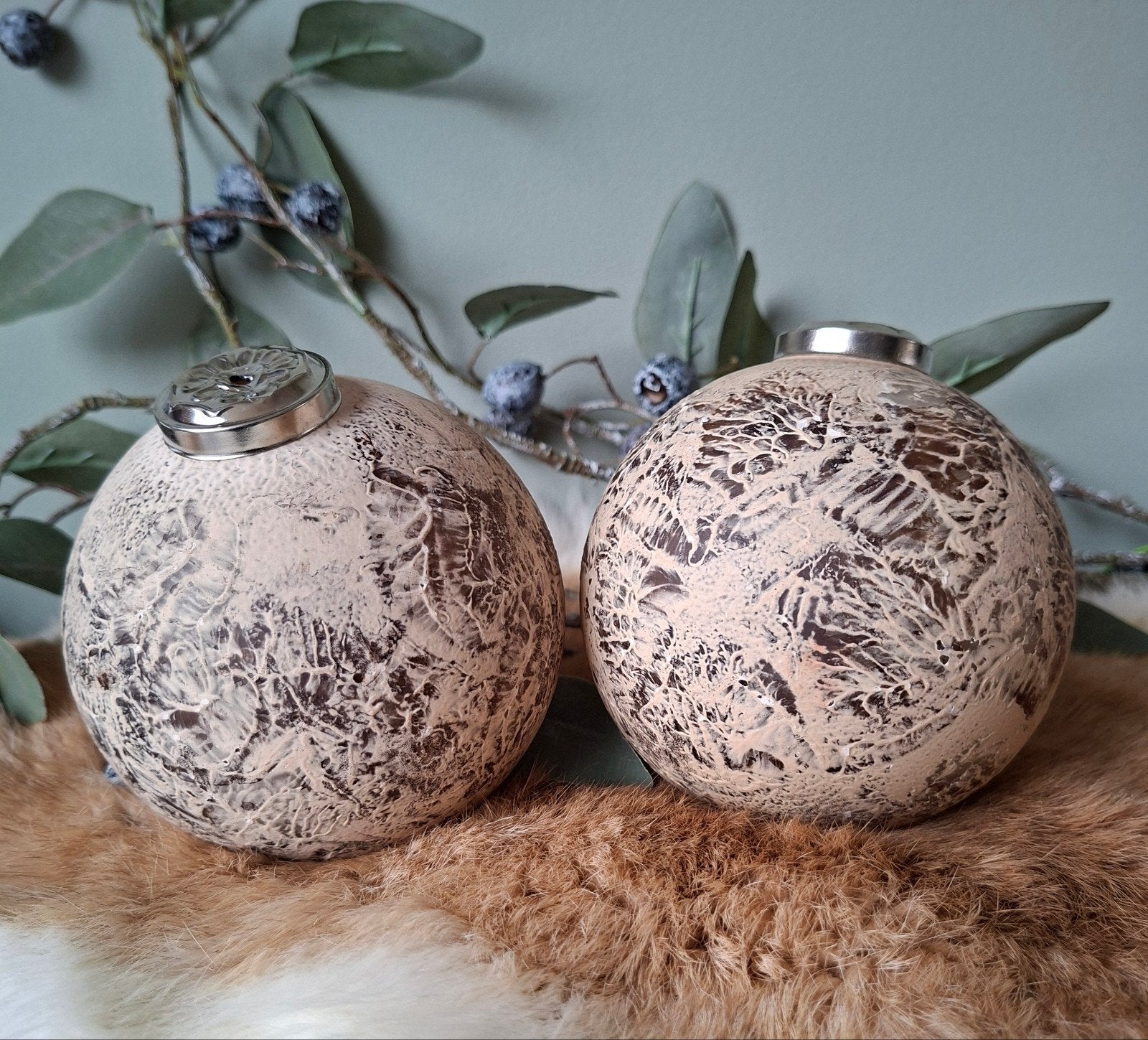 Glasbal beige bruin landelijk PTMD kerstbal 2 stuks, Diversen, Ophalen of Verzenden, Nieuw