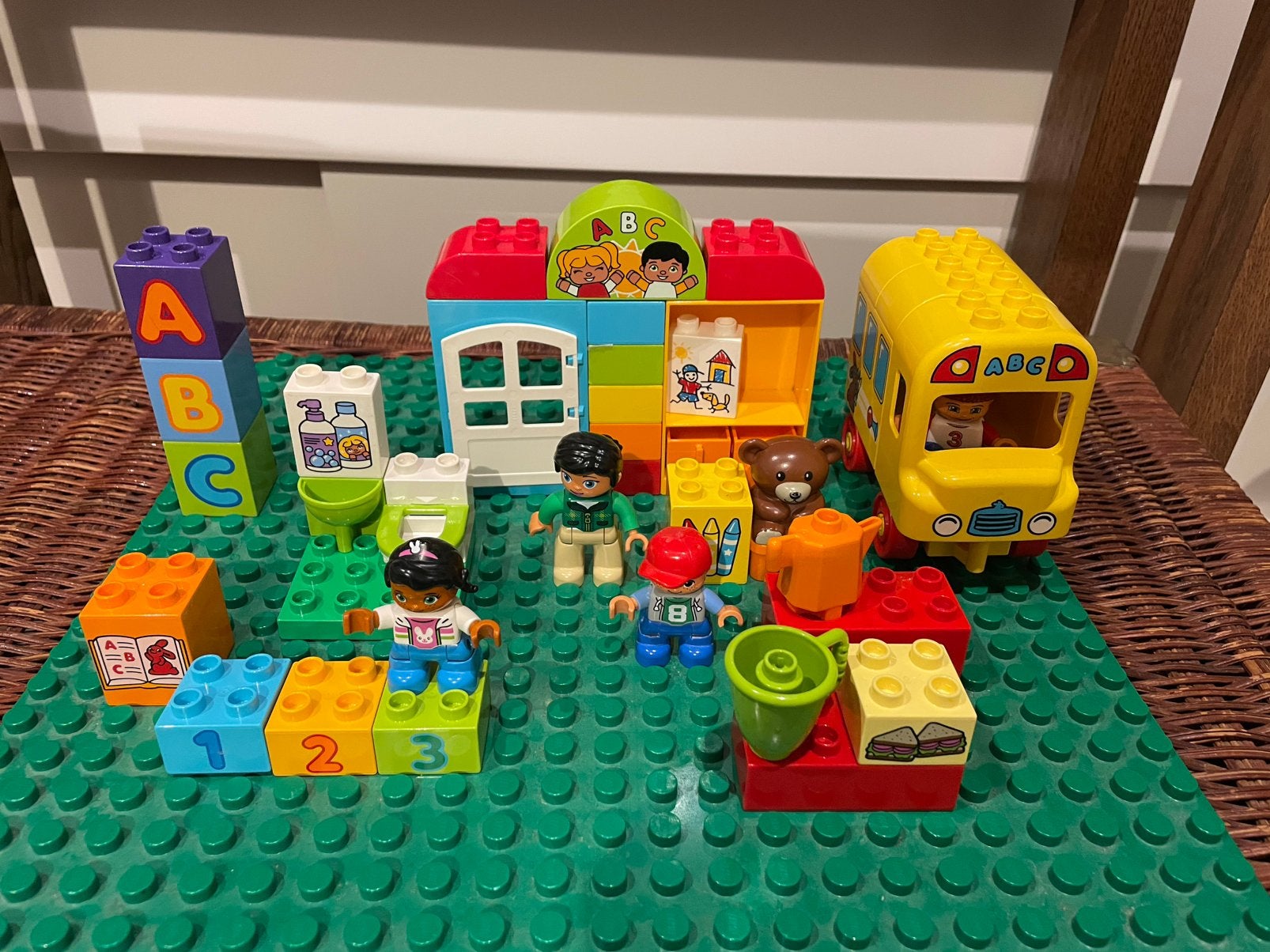 Lego Duplo kleuterschool en schoolbus, Kinderen en Baby's, Ophalen of Verzenden, Gebruikt, Duplo