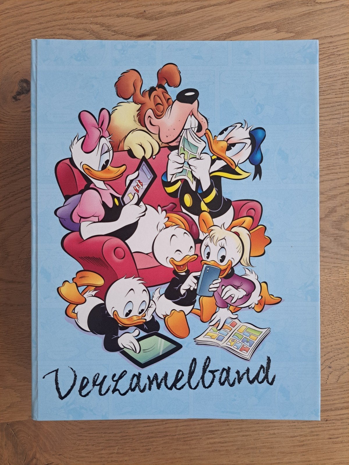 verzamelband met 22 Donald Duck Extra's uit 2023, 2024 en 25, Boeken, Meerdere stripboeken, Ophalen, Gelezen
