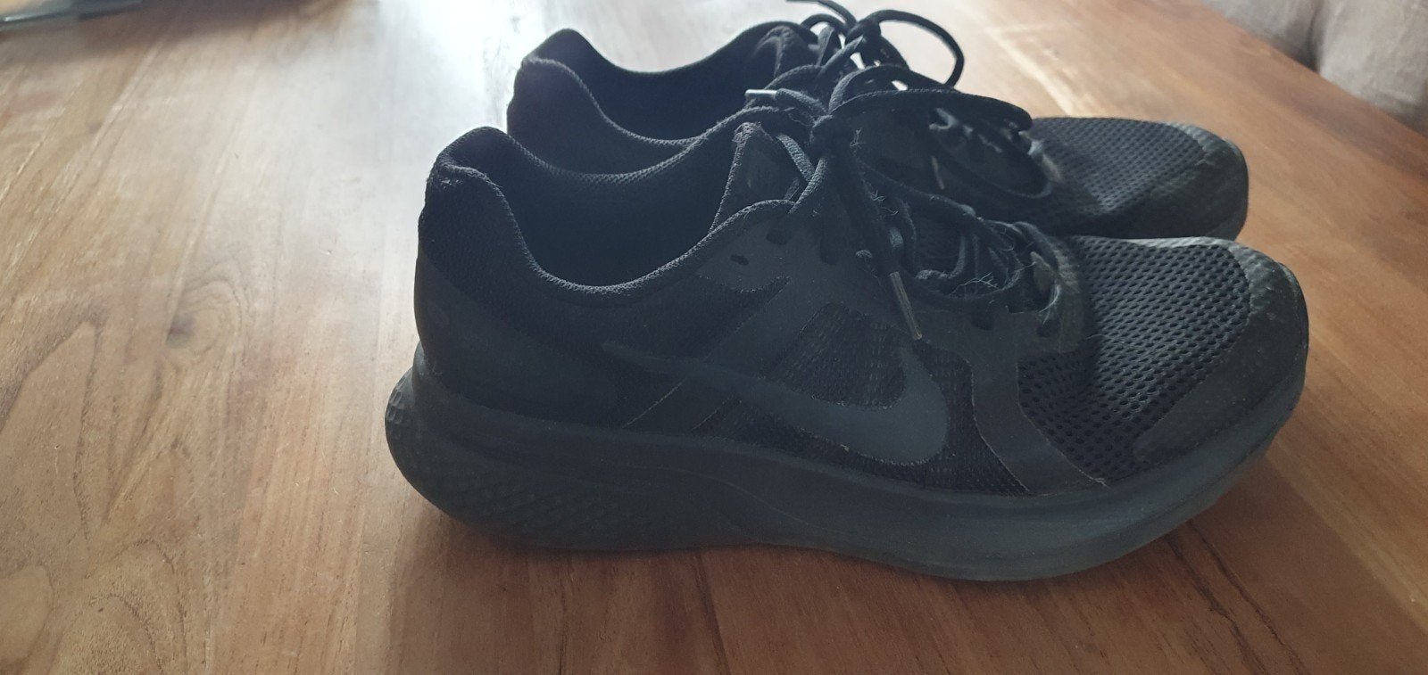 nike schoenen zwart maat 42,5, Kleding | Heren, Schoenen, Ophalen of Verzenden, Zo goed als nieuw, Zwart