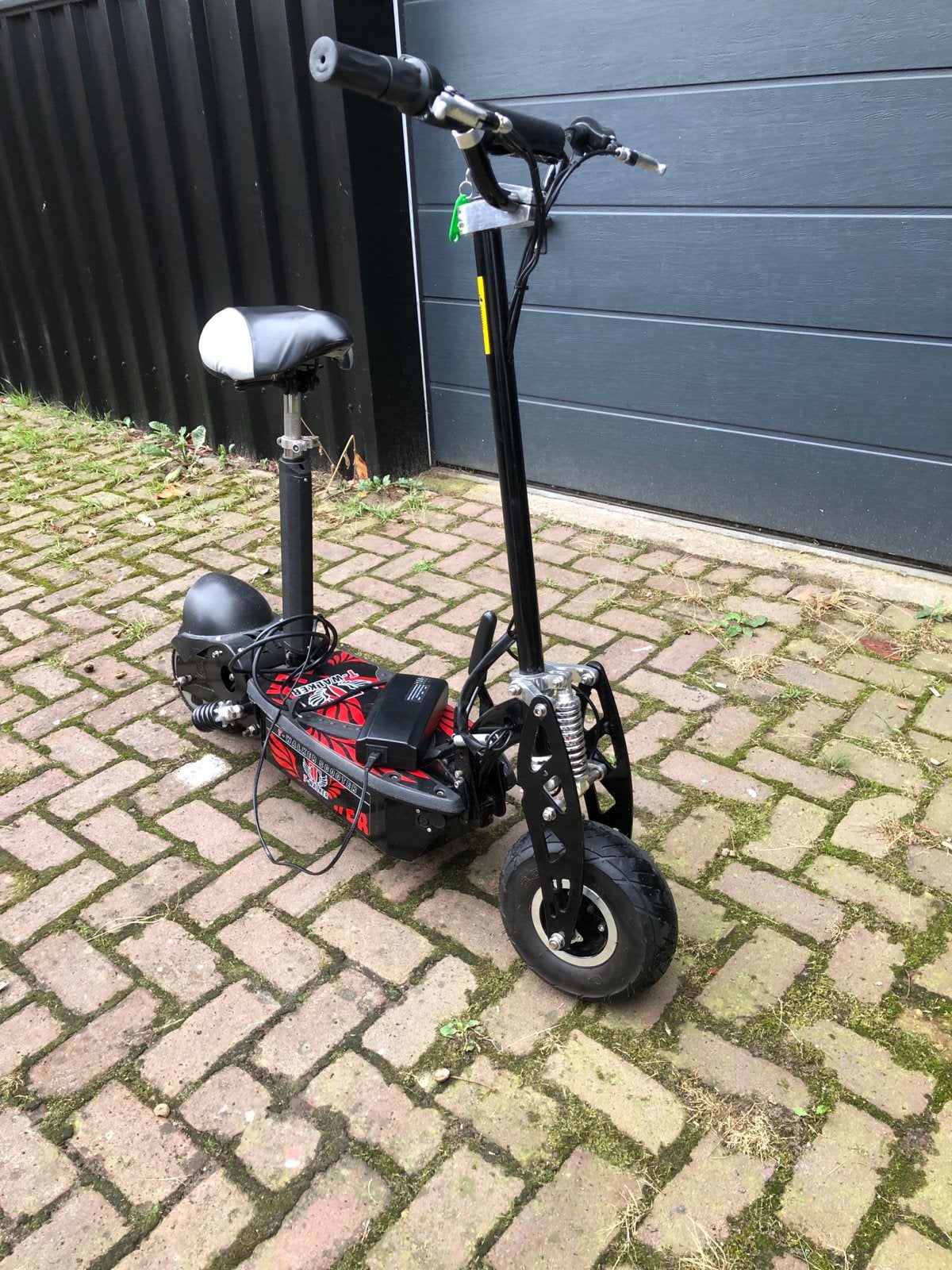 Elektrische step met oplader en nieuwe accu, Ophalen, Gebruikt, Elektrische step (E-scooter)
